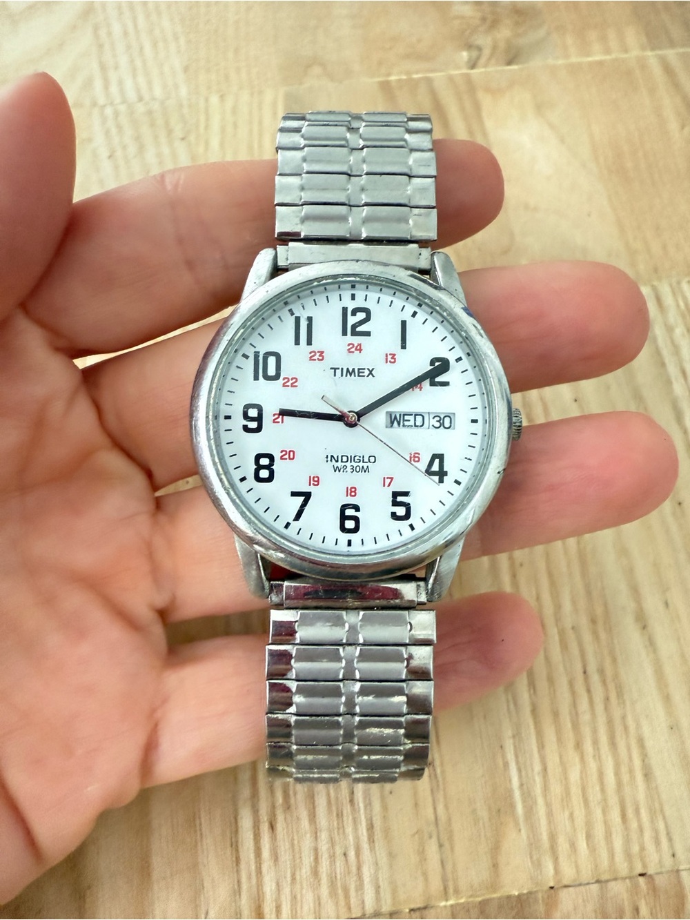 Timex men’s silver tone easy read NEW BATTERY